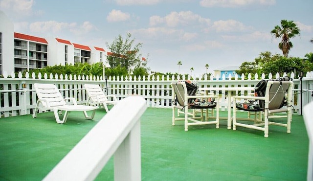 Single family home with private beach access at HGTV's Sunburst Inn, sleeps up to 4
