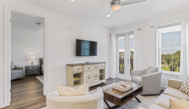 30A Endless Summer by AvantStay | 1 Block to Beach | Pool + Tennis