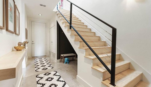 Eclectic 3-Story Townhouse - Central Location!
