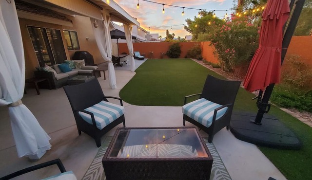 Unique, peaceful & fully remodeled 4 bedroom house 15minutes away from the Strip in Las Vegas