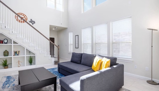 Austin Home · Corporate Spacious Luxury Housing in Austin