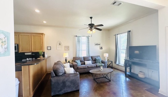 Villa 6, spacious townhouse in Tickfaw, LA