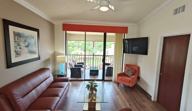 Stylish Lakefront Retreat Near IMG & Anna Maria Island w/Two Pools and Hot Tubs