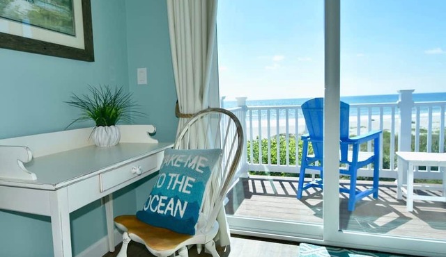 Oceanfront Luxurious Townhome steps to beach in Indialantic