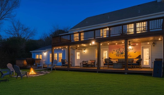 The Blue Magnolia Lodge: Luxury Retreat on Lake Whitney with Hot Tub, Fire Pit, and Private Cove! in Whitney