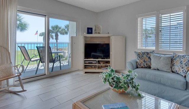 Gulf-front in Seacrest - Pool & Tennis - Sleeps 6 + Free Attraction Tickets!