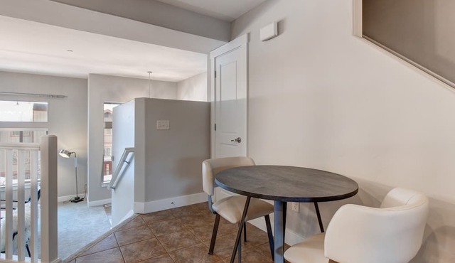 Luxury Community Amenities, Prime Location, Hot Tub + BBQ! Free Shuttle in Park City