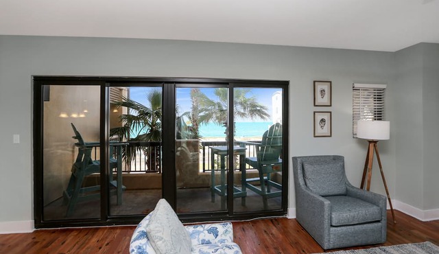 Veteran Owned, Elevator, Pool, Beachview - Club at Mexico Beach 1G