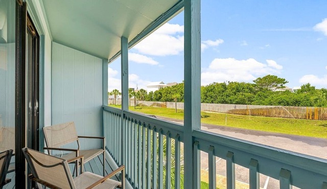 Unit 15, Pet Friendly 3 Bedroom Beach Condo