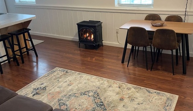 Sunset Apartment- Peaceful Country Setting- Reasonable Distance to Hocking Hills in Amanda