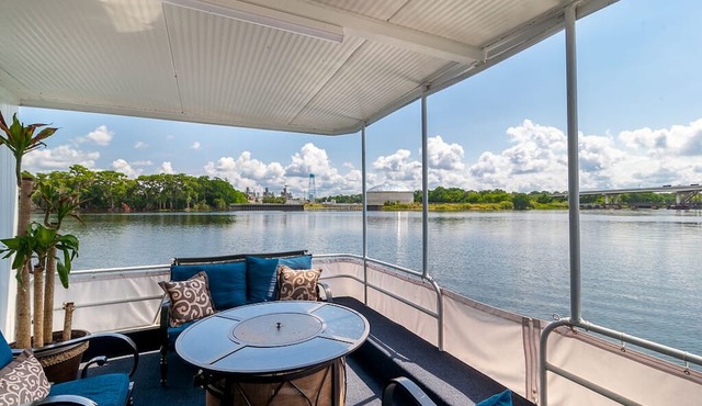 Water Lovers Retreat in Sanford