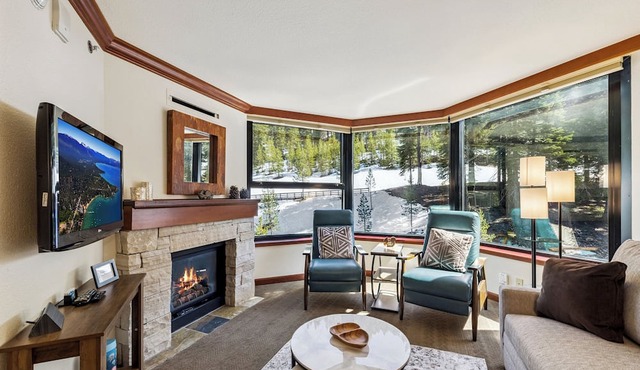 Located @ Everline Resort & Spa, Pools/Spas/Golf/Ski-in&out/Sledding/Ice Skating in Olympic Valley