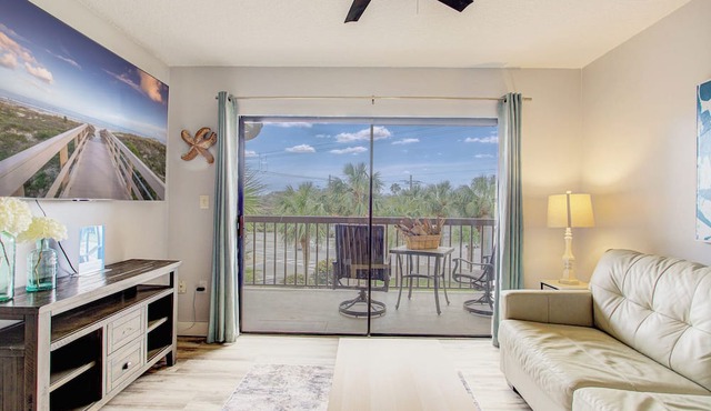 Beach Side complex B35 1 Bedroom 1 Bath with Heated Pool