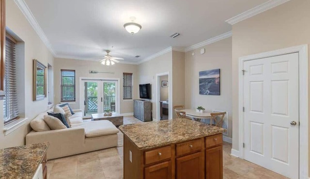 3BR condo near beach w/screened patio