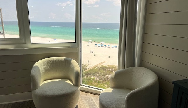 🏖️ True Beachfront Studio | FREE Beach Chairs | Early 3PM Check-In