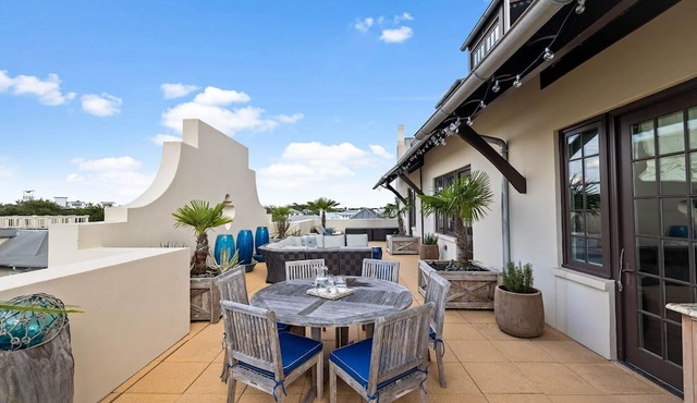 Stylish Luxury Condo w/Rooftop Terrace, Gourmet Kitchen, & Coastal 30A Charm