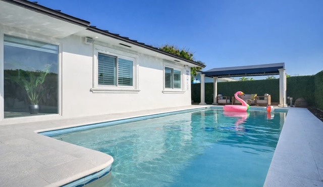 Pearl Luxury Oasis · Heated Pool · Game Room