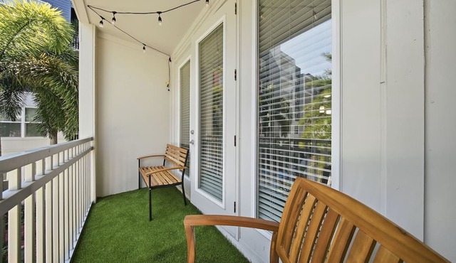 Bright 2BR/2BA Tampa Haven: Productivity & Relaxation