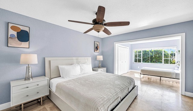 Spacious Tropical Pool Home Miami. 4/3. Sleeps 13. Large Garden/Backyard.
