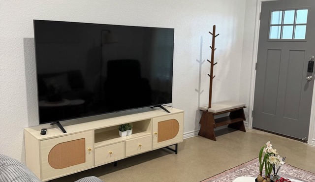 Modern 3BR | 7-Min Walk to Baylor Scott & White and free parking!