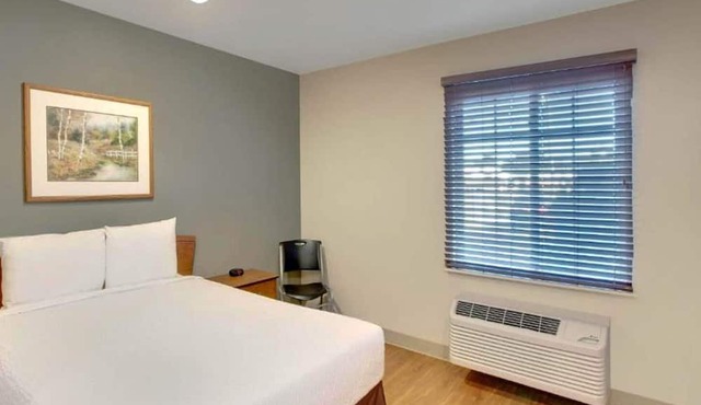 1 Full Bed | ADA/Tub/Non-Smoking/Kitchen