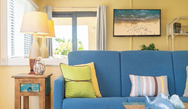Bright Beach Condo/Ocean Views + Pool in New Smyrna Beach