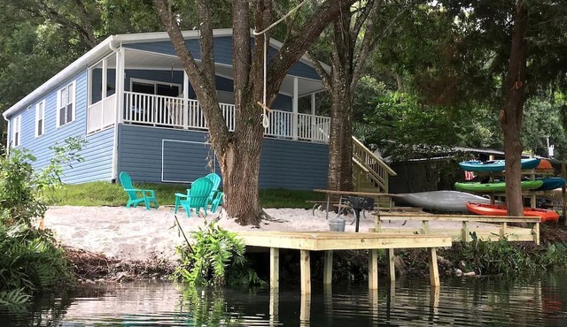 Riverfront Cottage with Nice Vistas in Weeki Wachee, Florida