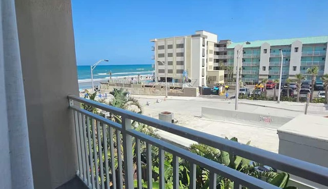 Perfect Getaway ~ Ocean Front Complex ~ Pool Open