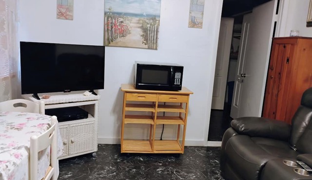 Cozy 1-bedroom Cottage furnished all utilities included fenced in pet friendly.
