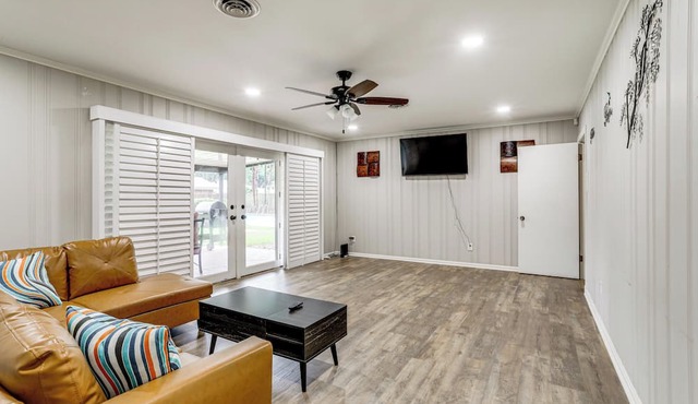 3 Mi to Dtwn Alexandria: Family Home w/Hot Tub! in Alexandria