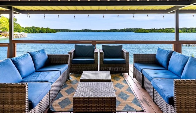 Spacious Vacation Rental with Stunning Lake Views from the Incredible Deck for an Amazing Getaway in Sabine National Forest in Hemphill, Texas
