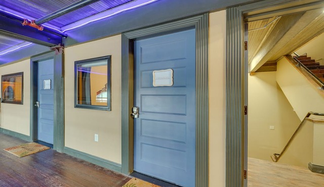 Central Texarkana Studio Rental w/Railroad Views!