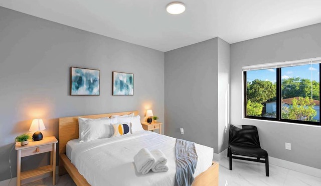 Spacious 4 BR Miami Townhouse | Free Parking