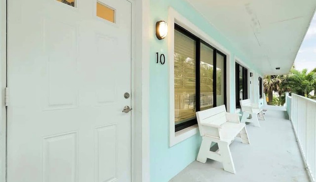 Sailfish Suites 10 - Waterfront and Pet Friendly