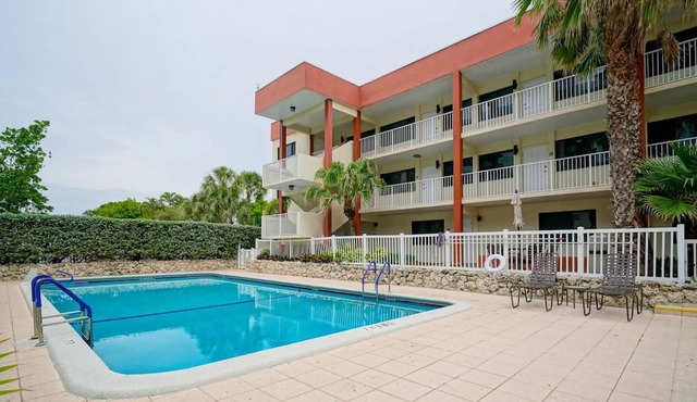 1BR Pool-View Condo near the Beach w/Resort Pools