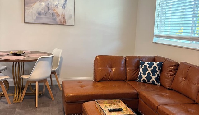 Spacious 1-bedroom apartment with WiFi, AC in lovely East Delray Beach