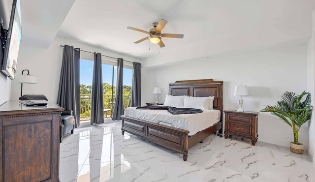 River Fly-In: 3BR Luxury Condo w/Resort Amenities