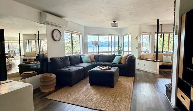 Hood Canal Retreat w/Hot Tub, Game Room & Stunning Views in Hoodsport