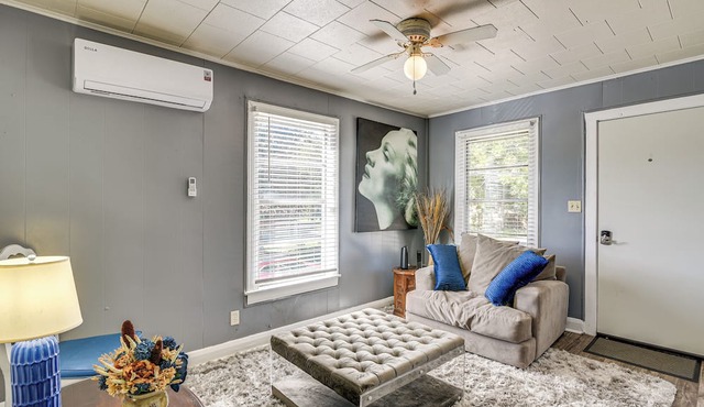 Near Sabine Lake & Refineries: Pet-Friendly Apt