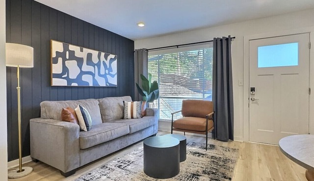 Modern Escape Near Downtown Hotspots