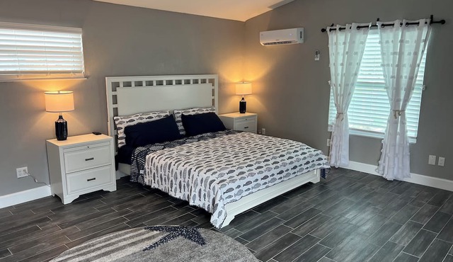3-bedroom house in marvelous New Smyrna Beach with WiFi, AC in New Smyrna Beach