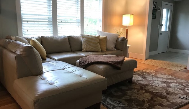 Location, Location, Location! Walk to everything downtown has to offer!