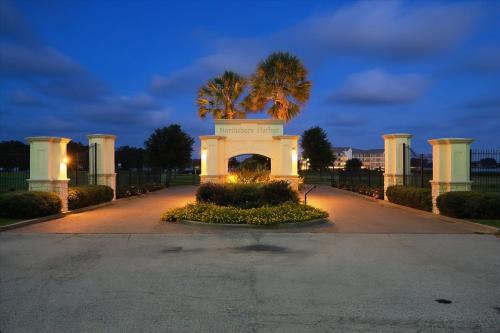 Lakefront Paradise with Stunning Views!