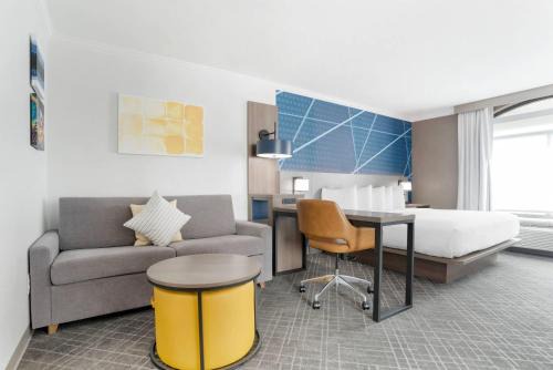 Comfort Inn & Suites New Orleans Airport North