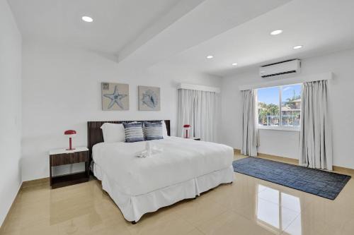Waterfront Breeze Villa
