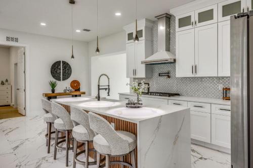 Families w/Pets! Jacksonville Home 18 Mi to Beach