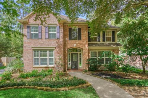 The Woodlands 4BR Executive Retreat - EV, Baby & Pet Friendly, Near Hospitals & Shopping