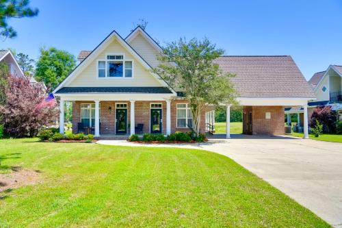 Pool Access + Golf View: 5BR Springfield Home