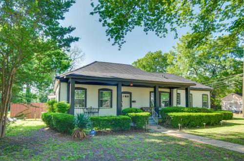 Family-Friendly Retreat w/Fireplaces in Greenwood