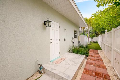 A Charming Beach Cottage on Elm
